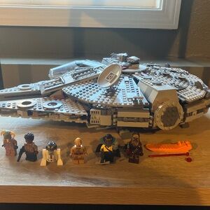 Lego Star Wars Millennium Falcon Set 75257
